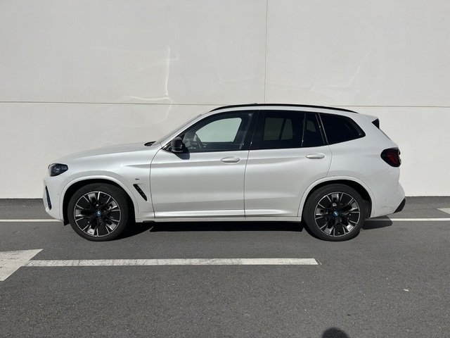 BMW iX3 M Sport color Blanco. Año 2023. 210KW(286CV). Eléctrico. En concesionario Novomóvil Oleiros de Coruña