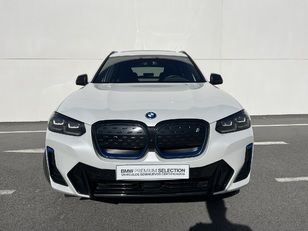 Fotos de BMW iX3 M Sport color Blanco. Año 2023. 210KW(286CV). Eléctrico. En concesionario Novomóvil Oleiros de Coruña