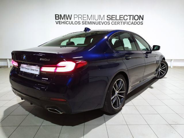 BMW Serie 5 520d color Azul. Año 2021. 140KW(190CV). Diésel. En concesionario Hispamovil Elche de Alicante