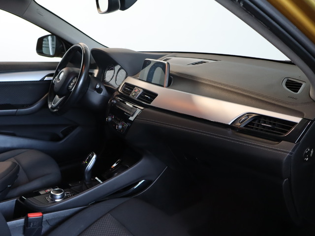 BMW X2 sDrive18d color Oro. Año 2018. 110KW(150CV). Diésel. En concesionario Pruna Motor, S.L de Barcelona