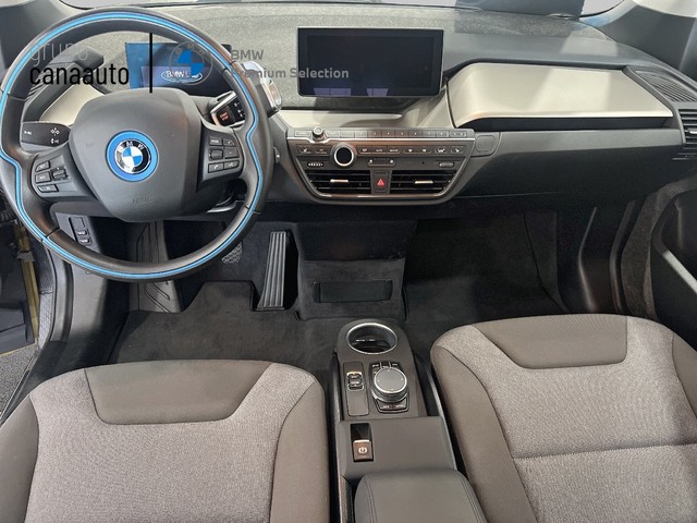 BMW i3 i3 S 120Ah color Oro. Año 2021. 135KW(184CV). Eléctrico. En concesionario CANAAUTO - TACO de Sta. C. Tenerife