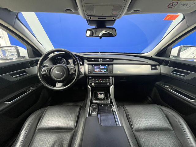 Jaguar XF 2.0 D Prestige Auto 132 kW (180 CV)