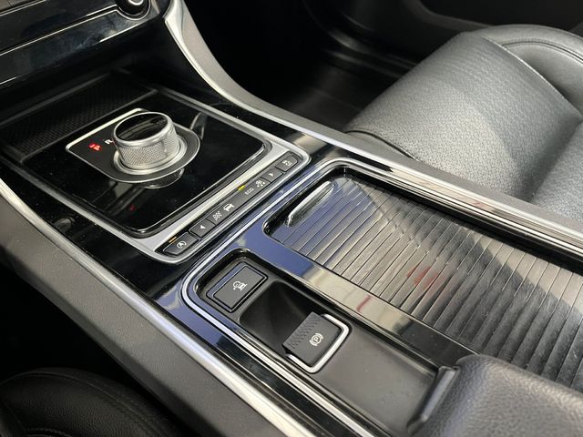 Jaguar XF 2.0 D Prestige Auto 132 kW (180 CV)