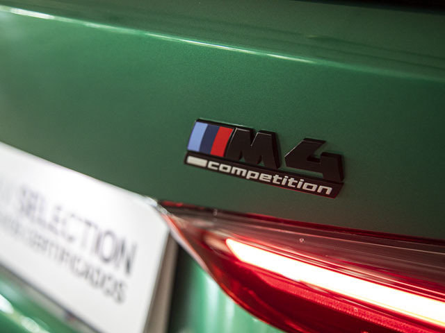 BMW M M4 Coupe color Verde. Año 2023. 375KW(510CV). Gasolina. En concesionario Fuenteolid de Valladolid