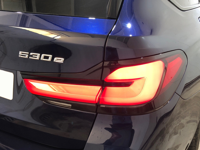 BMW Serie 5 530e Touring color Azul. Año 2022. 215KW(292CV). Híbrido Electro/Gasolina. En concesionario Movilnorte Las Rozas de Madrid