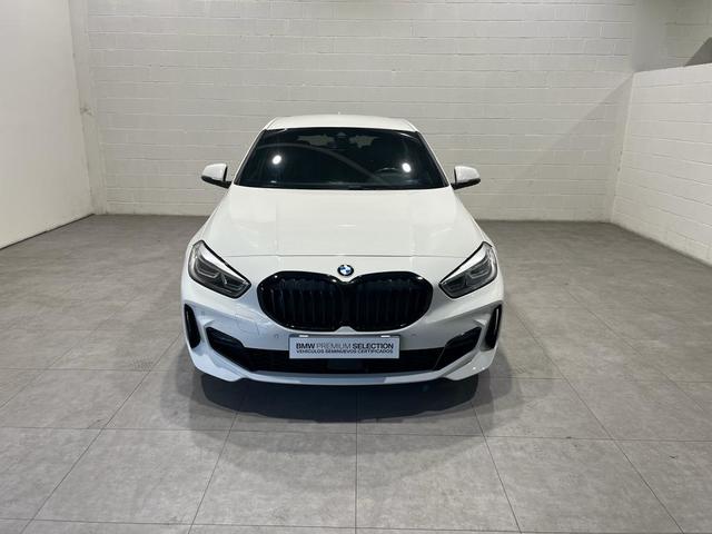 BMW Serie 1 118d color Blanco. Año 2020. 110KW(150CV). Diésel. En concesionario MOTOR MUNICH CADI SL-MANRESA de Barcelona