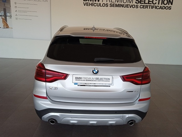BMW X3 sDrive18d color Gris Plata. Año 2019. 110KW(150CV). Diésel. En concesionario ALBAMOCION CIUDAD REAL  de Ciudad Real
