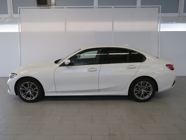 BMW Serie 3 318d color Blanco. Año 2020. 110KW(150CV). Diésel. En concesionario Lugauto S.A. de Lugo