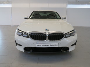 Fotos de BMW Serie 3 318d color Blanco. Año 2020. 110KW(150CV). Diésel. En concesionario Lugauto S.A. de Lugo