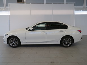 Fotos de BMW Serie 3 318d color Blanco. Año 2020. 110KW(150CV). Diésel. En concesionario Lugauto S.A. de Lugo