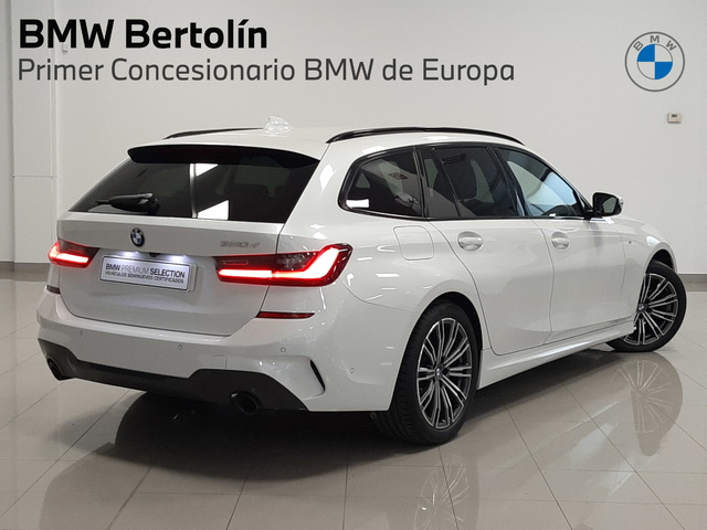 BMW Serie 3 320d Touring color Blanco. Año 2022. 140KW(190CV). Diésel. En concesionario Automoviles Bertolin S.L. de Valencia