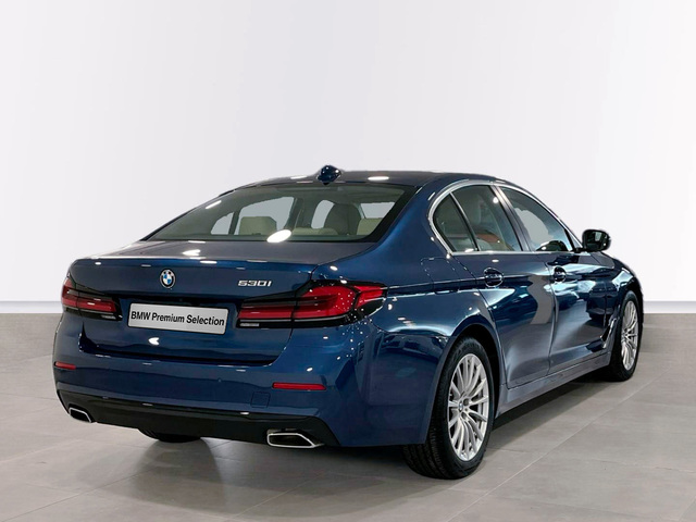BMW Serie 5 530i color Azul. Año 2023. 185KW(252CV). Gasolina. En concesionario Engasa S.A. de Valencia