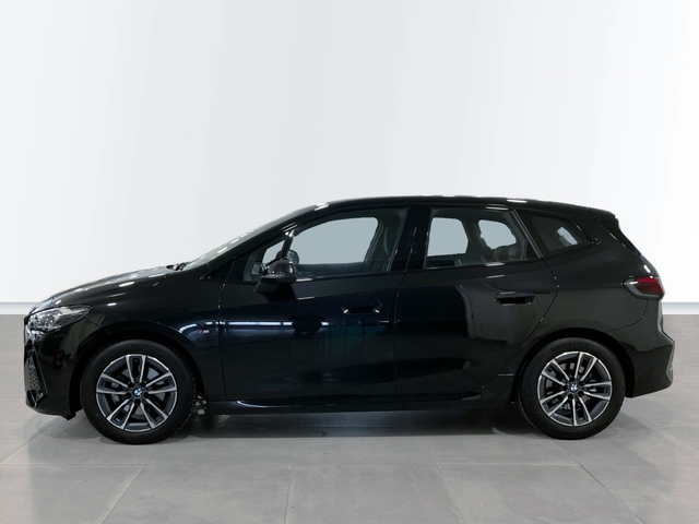 BMW Serie 2 218d Active Tourer color Negro. Año 2023. 110KW(150CV). Diésel. En concesionario Engasa S.A. de Valencia