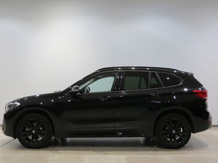 Fotos de BMW X1 sDrive18d color Negro. Año 2021. 110KW(150CV). Diésel. En concesionario GANDIA Automoviles Fersan, S.A. de Valencia