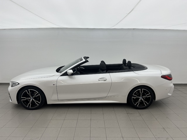 BMW Serie 4 420d Cabrio color Blanco. Año 2022. 140KW(190CV). Diésel. En concesionario Augusta Aragon S.A. de Zaragoza