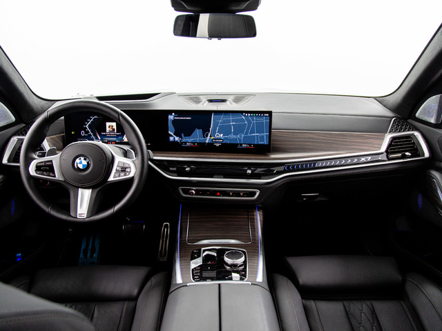 BMW X7 xDrive40d color Gris. Año 2022. 259KW(352CV). Diésel. En concesionario Móvil Begar Alicante de Alicante