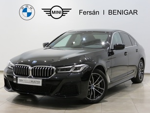 Fotos de BMW Serie 5 520e color Negro. Año 2022. 150KW(204CV). Híbrido Electro/Gasolina. En concesionario SAN JUAN Automoviles Fersan S.A. de Alicante