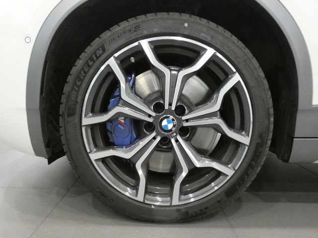BMW X2 sDrive18d color Blanco. Año 2023. 110KW(150CV). Diésel. En concesionario Enekuri Motor de Vizcaya