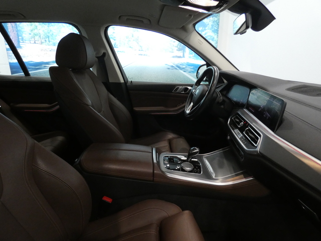BMW X5 xDrive30d color Negro. Año 2020. 195KW(265CV). Diésel. En concesionario Enekuri Motor de Vizcaya