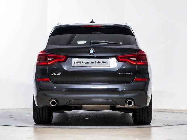 BMW X3 xDrive20d color Gris. Año 2019. 140KW(190CV). Diésel. En concesionario Oliva Motor Tarragona de Tarragona