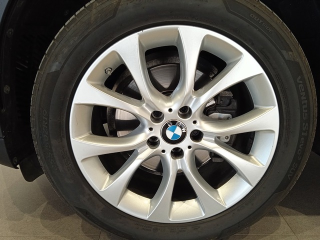 BMW X5 xDrive30d color Blanco. Año 2019. 190KW(258CV). Diésel. En concesionario ALBAMOCION CIUDAD REAL  de Ciudad Real