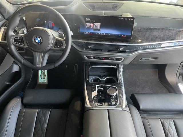 BMW X7 xDrive40d color Gris. Año 2023. 259KW(352CV). Diésel. En concesionario Novomóvil Oleiros de Coruña