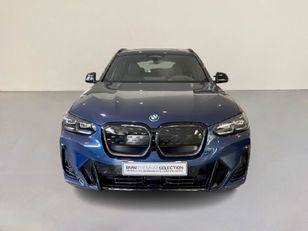 Fotos de BMW iX3 M Sport color Azul. Año 2023. 210KW(286CV). Eléctrico. En concesionario Automotor Costa, S.L.U. de Almería
