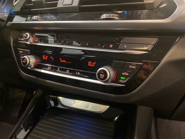 BMW X3 xDrive30e color Blanco. Año 2020. 215KW(292CV). Híbrido Electro/Gasolina. En concesionario Marmotor de Las Palmas