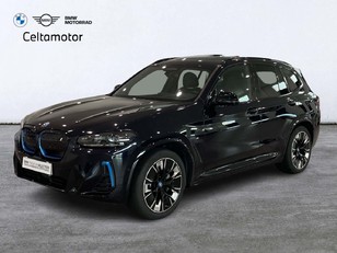 Fotos de BMW iX3 M Sport color Negro. Año 2022. 210KW(286CV). Eléctrico. En concesionario Celtamotor Lalín de Pontevedra