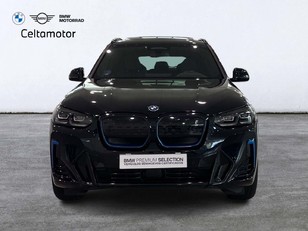 Fotos de BMW iX3 M Sport color Negro. Año 2022. 210KW(286CV). Eléctrico. En concesionario Celtamotor Lalín de Pontevedra