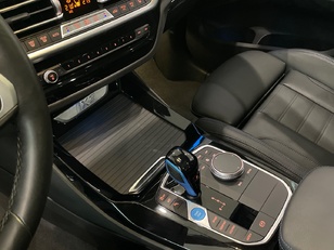 BMW iX3 M Sport color Negro. Año 2022. 210KW(286CV). Eléctrico. En concesionario Celtamotor Pontevedra de Pontevedra