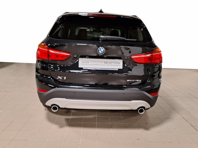 BMW X1 sDrive18d color Negro. Año 2018. 110KW(150CV). Diésel. En concesionario Automóviles Oviedo S.A. de Asturias