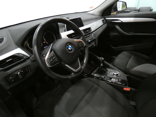 BMW X2 sDrive18i color Azul. Año 2018. 103KW(140CV). Gasolina. En concesionario Enekuri Motor de Vizcaya