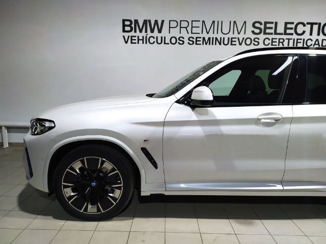 BMW iX3 M Sport color Blanco. Año 2023. 210KW(286CV). Eléctrico. En concesionario Hispamovil, Orihuela de Alicante