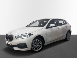 Fotos de BMW Serie 1 118i color Blanco. Año 2023. 100KW(136CV). Gasolina. En concesionario Murcia Premium S.L. AV DEL ROCIO de Murcia