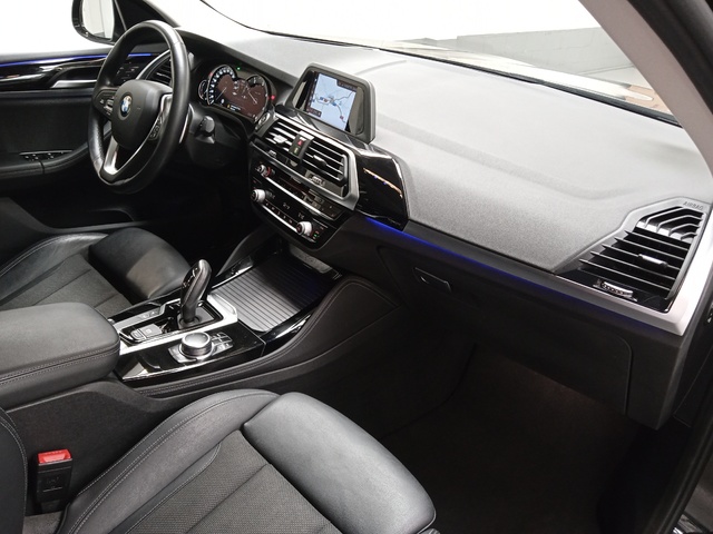 BMW X4 xDrive20d color Blanco. Año 2019. 140KW(190CV). Diésel. En concesionario Autoberón de La Rioja