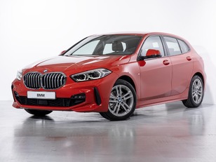 Fotos de BMW Serie 1 118i color Rojo. Año 2023. 103KW(140CV). Gasolina. En concesionario Oliva Motor Girona de Girona