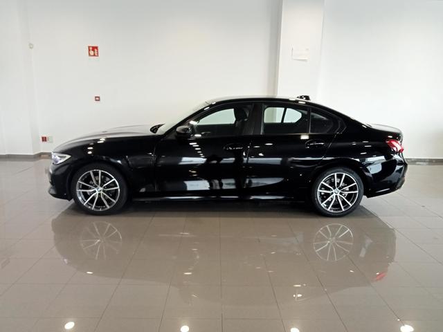 BMW Serie 3 320d color Negro. Año 2019. 140KW(190CV). Diésel. En concesionario Ceres Motor S.L. de Cáceres