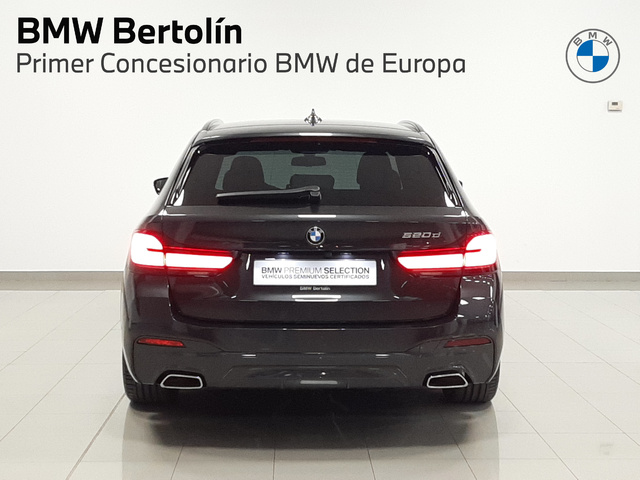BMW Serie 5 520d Touring color Gris. Año 2022. 140KW(190CV). Diésel. En concesionario Automoviles Bertolin, S.L. de Valencia