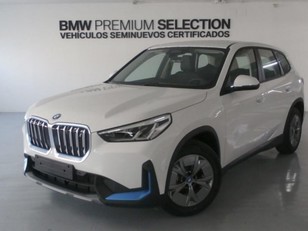 Fotos de BMW iX1 xDrive30 color Blanco. Año 2023. 230KW(313CV). Eléctrico. En concesionario Lurauto Bizkaia de Vizcaya