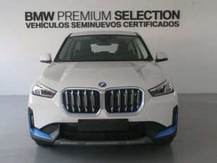 Fotos de BMW iX1 xDrive30 color Blanco. Año 2023. 230KW(313CV). Eléctrico. En concesionario Lurauto Bizkaia de Vizcaya