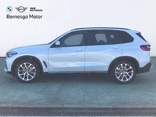 Fotos de BMW X5 xDrive30d color Blanco. Año 2022. 210KW(286CV). Diésel. En concesionario Bernesga Motor León (Bmw y Mini) de León