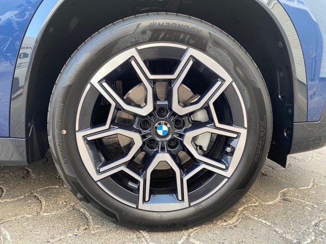 BMW X1 sDrive18d color Azul. Año 2023. 110KW(150CV). Diésel. En concesionario Marmotor de Las Palmas