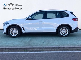 Fotos de BMW X5 xDrive25d color Blanco. Año 2022. 170KW(231CV). Diésel. En concesionario Bernesga Motor León (Bmw y Mini) de León