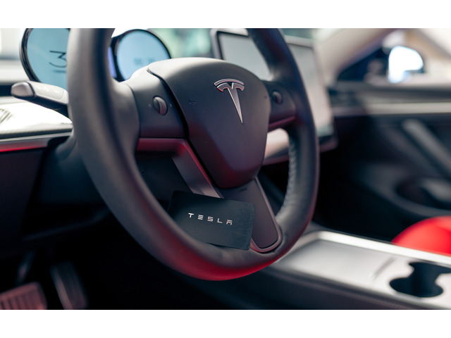 Tesla Model 3 Gran Autonomía 4WD 366 kW (498 CV)