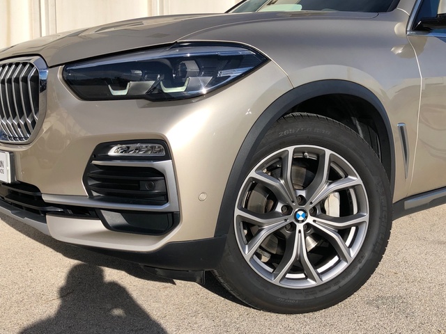 BMW X5 xDrive30d color Gris. Año 2019. 195KW(265CV). Diésel. En concesionario Vehinter Getafe de Madrid