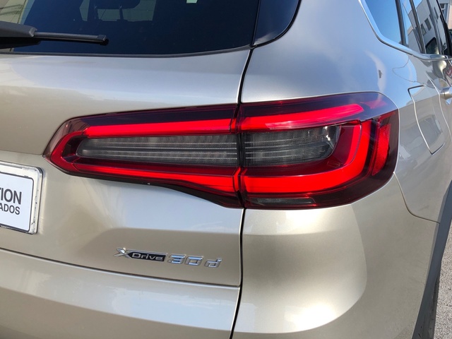 BMW X5 xDrive30d color Gris. Año 2019. 195KW(265CV). Diésel. En concesionario Vehinter Getafe de Madrid
