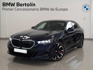 Fotos de BMW i5 eDrive40 color Azul. Año 2023. 250KW(340CV). Eléctrico. En concesionario Automoviles Bertolin, S.L. de Valencia