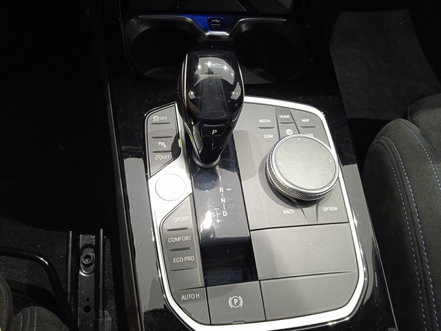 BMW Serie 1 118d color Blanco. Año 2020. 110KW(150CV). Diésel. En concesionario ALBAMOCION CIUDAD REAL  de Ciudad Real