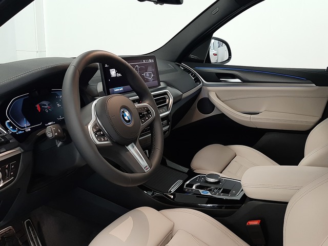 BMW iX3 M Sport color Granate. Año 2023. 210KW(286CV). Eléctrico. En concesionario Automoviles Bertolin, S.L. de Valencia